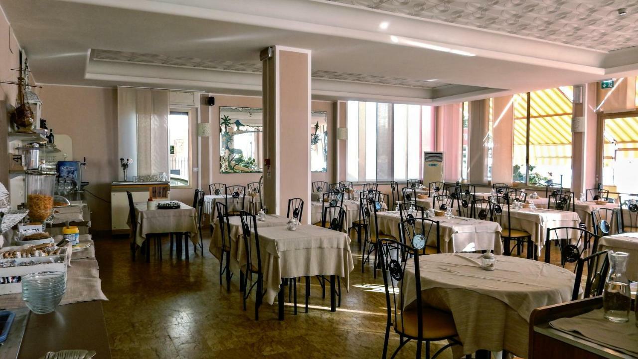 Hotel Delfino ライグエーリア エクステリア 写真